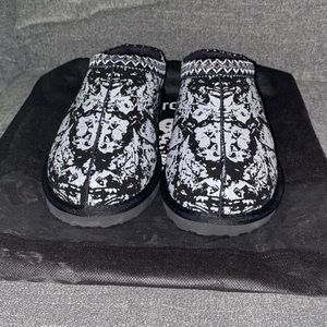 Kito Wares Sherpa Catacombs Slippers - Size 8- New In Bag